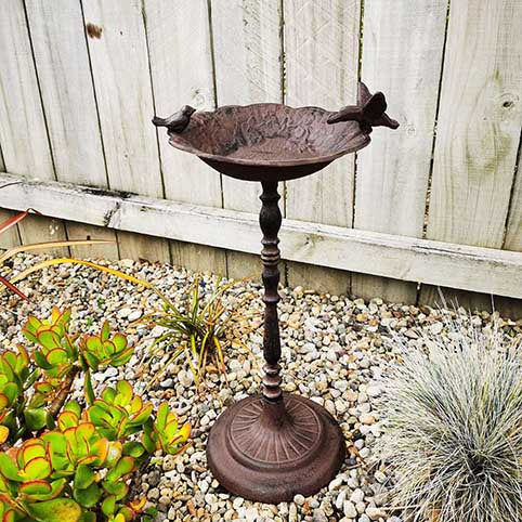 Cast Iron Bird Bath Feeder 1