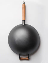 32cm cast iron wok wooden handle 02